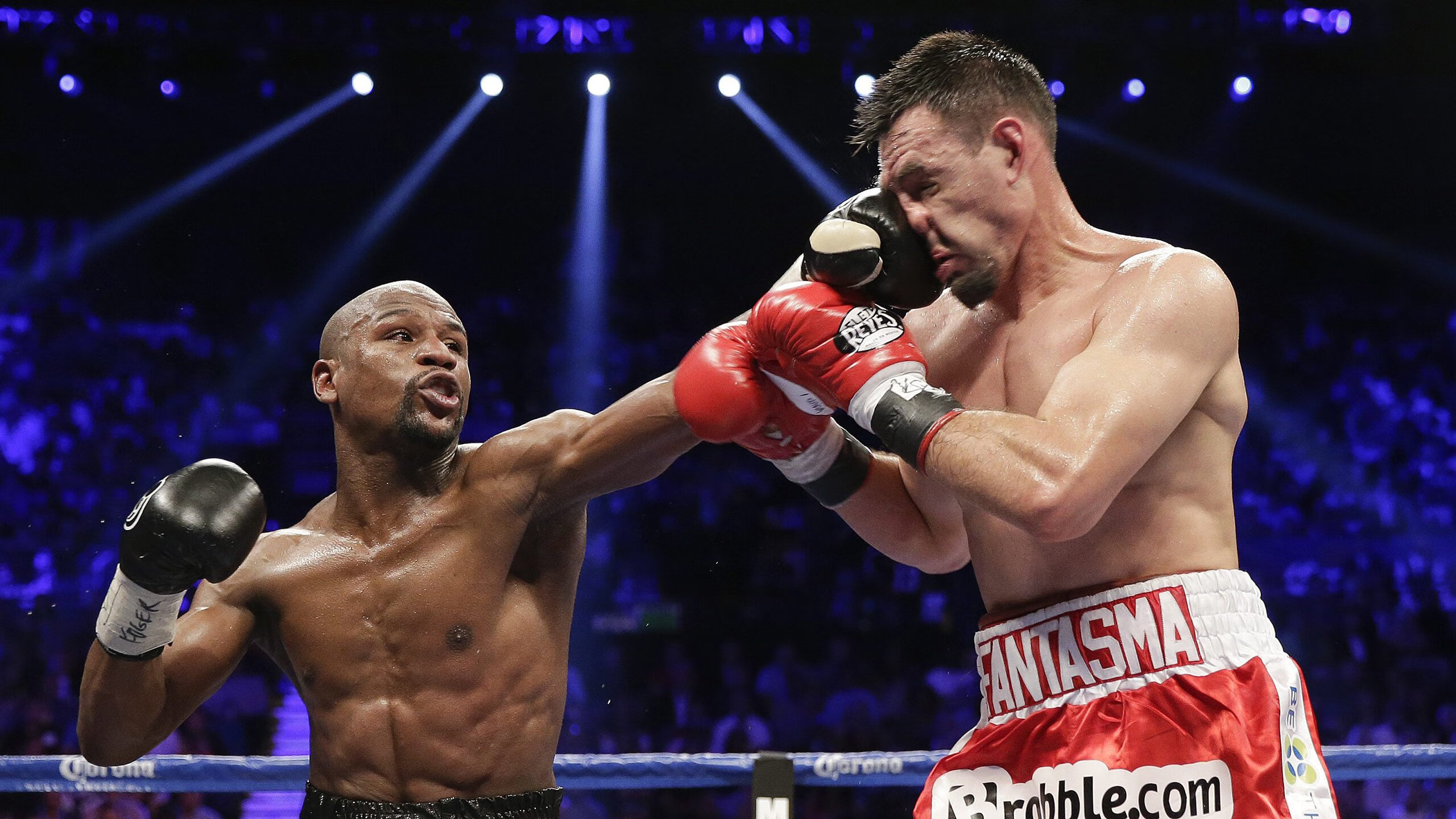 爱游戏全站app注册-麦肯齐：凭借快速的节奏和精准的长传，他成为全黑队反击战术的核心